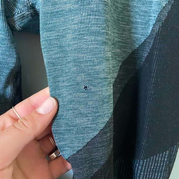 Alo yoga pants - Picture 3 of 6